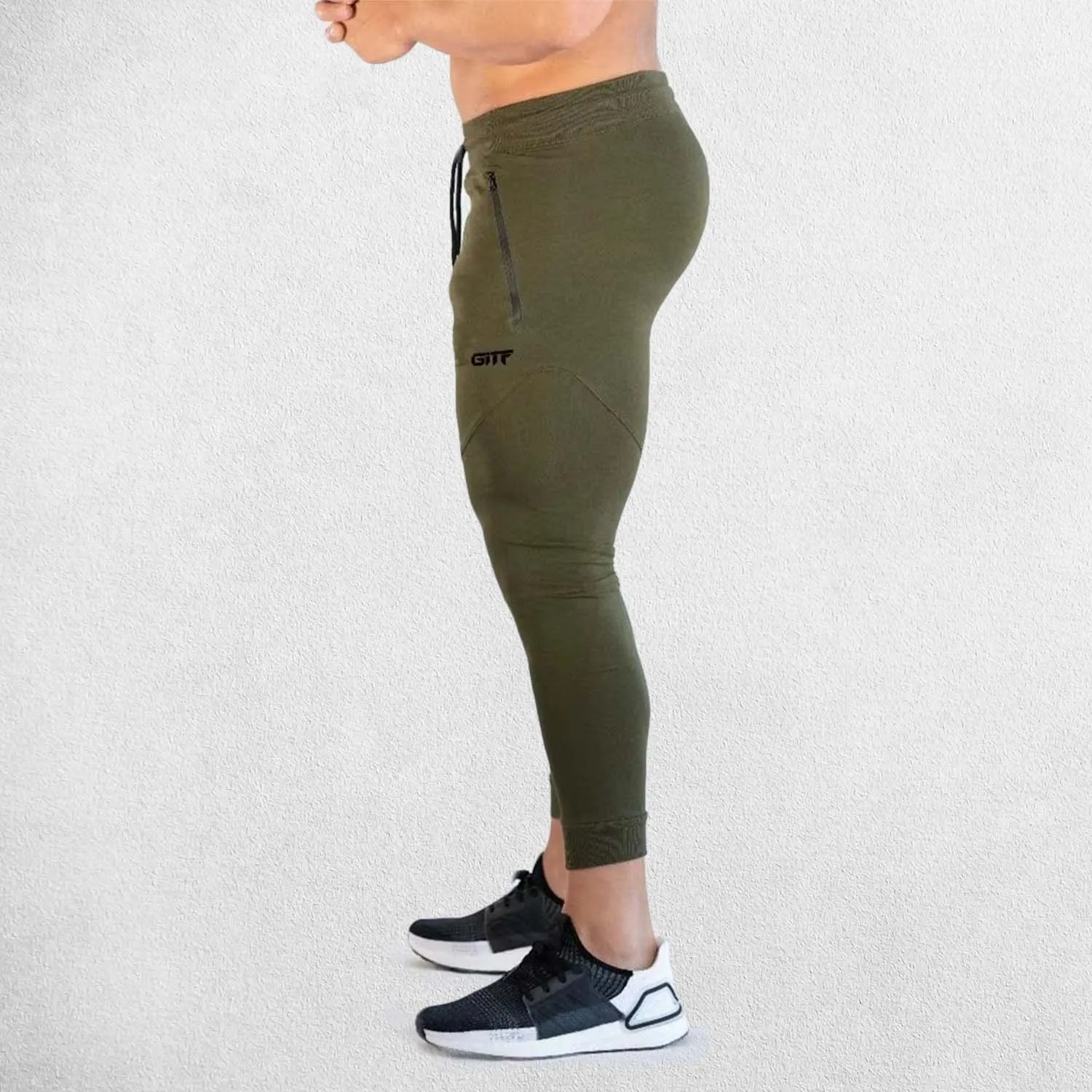 Breathable Men’s Training Joggers with Adjustable Drawstring and Storage Pockets
