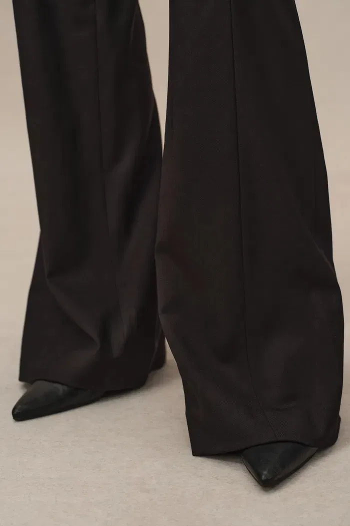 Chance Flared Suit Trousers in Fine Wool