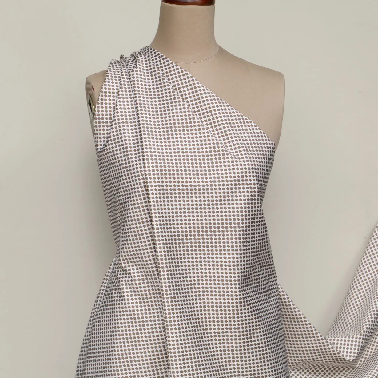 Squares Or Diamond Taupe